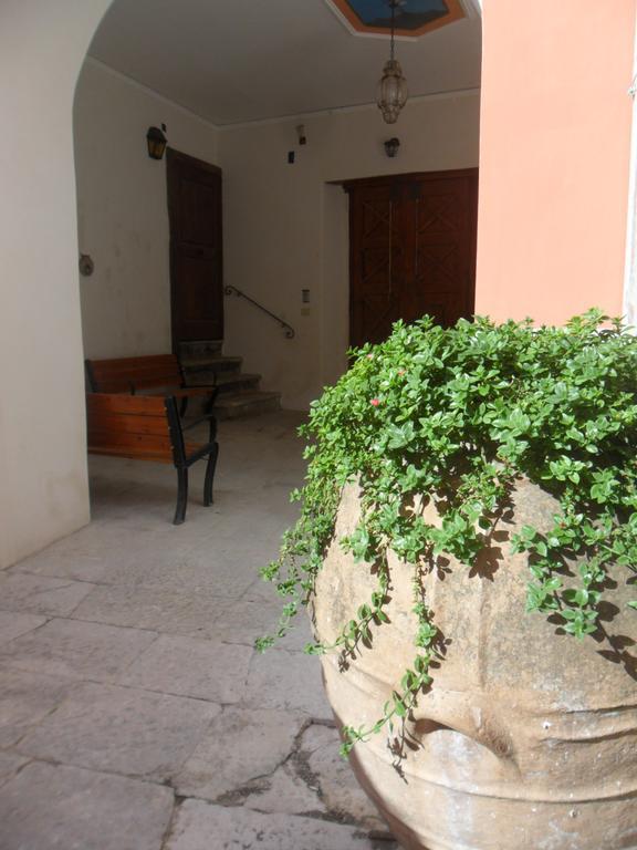 Palazzo Gentilizio De Maffutiis Hotell Auletta Exteriör bild