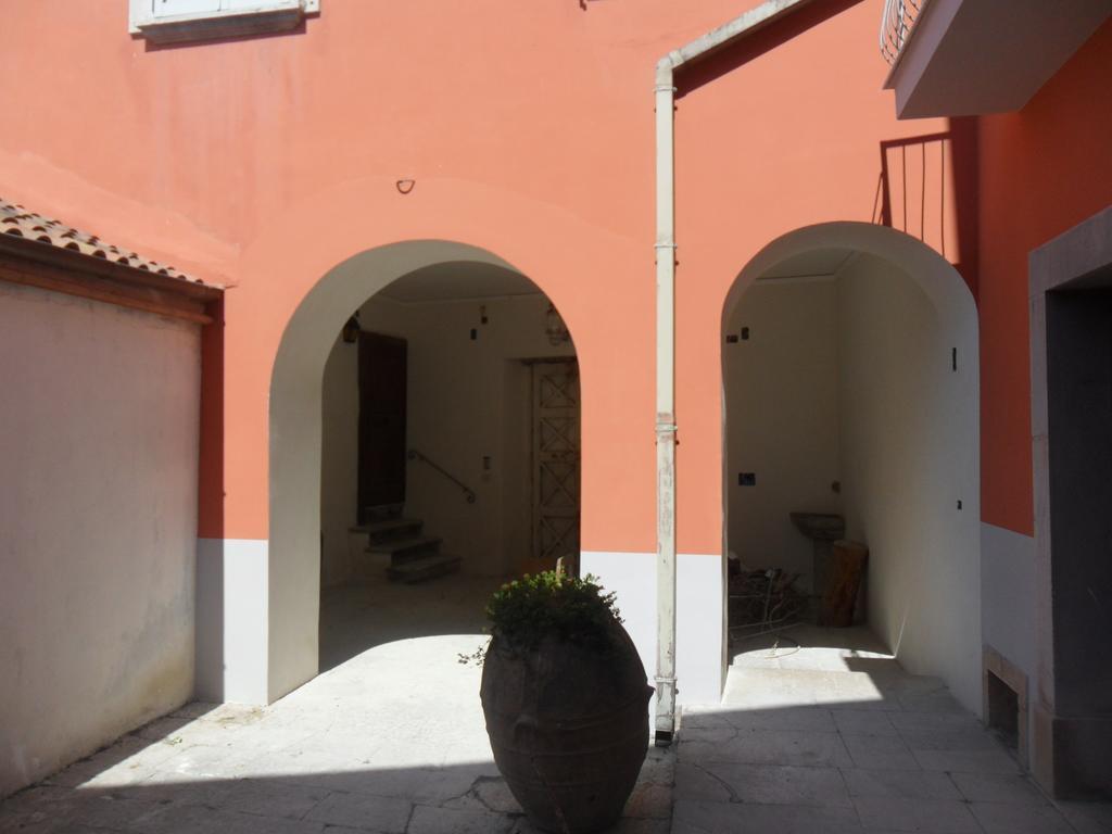 Palazzo Gentilizio De Maffutiis Hotell Auletta Exteriör bild